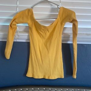 Hollister off the shoulder yellow shirt